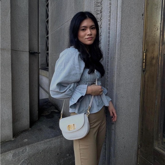 LAST CHANCE WHO WHAT WEAR CHAMBRAY TWILL SMOCKED TOP - Picture 4 of 6